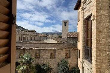 تختخواب و صبحانه 100 Torri