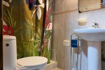 Pensionat Low Cost Room Plaza De Hierro I