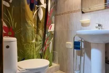 Majatalo Low Cost Room Plaza De Hierro I