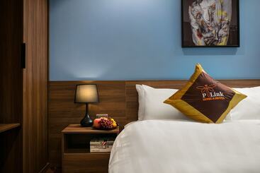 هتل P Link Home &