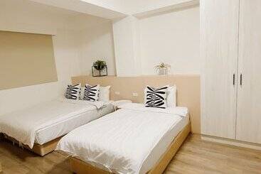 هاستل Huru House