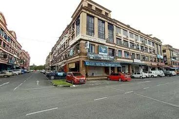 ホテル Oyo 90117 Grand Inn