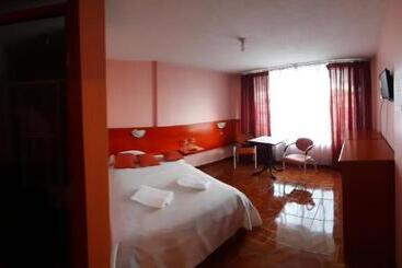 פנסיון Hostal Sauna Water Palace