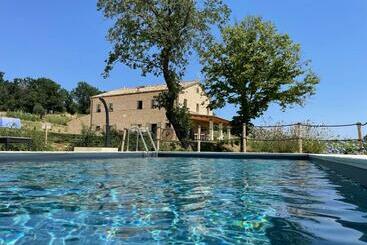 فندق Casale Dei Cinque Colli