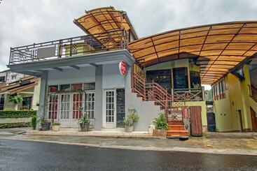 هتل Oyo 90031 Villa Papada