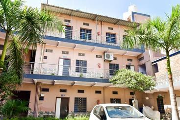 Szálloda Spot On 75727 Riyasat