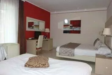 בית מלון כפרי Mediterraneo Palace