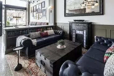 호텔 The Armstrong