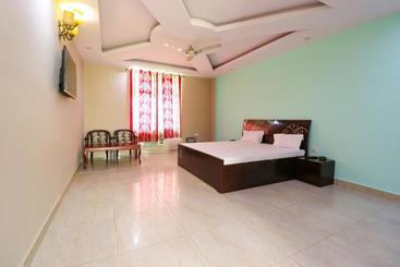 Hotelli Spot On  Shree Shyam