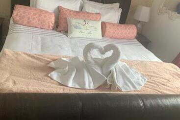 فندق The Swan Stoford