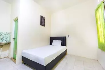 호텔 Oyo Life 2420 Kost Luqman 1