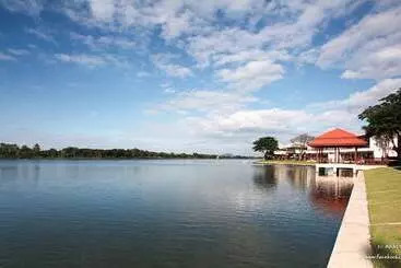 Otel Bungchawak Resort