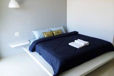 هتل Chicken House