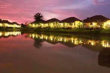 ホテル Pirom Lake And Resort