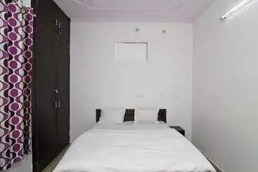 Pensão Oyo Home 14149 Pleasant 1bhk