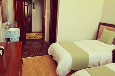 Hotel Greentree Alliance Hulunbeier Zhalantun Railway Station