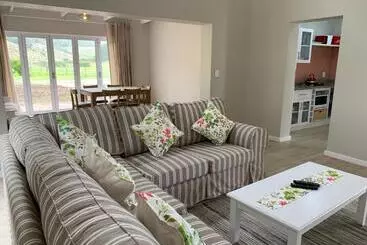 Majatalo The Suites At Waterryk Eco Guest Farm
