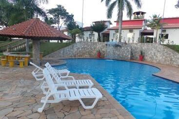 בית מלון כפרי Abaporu