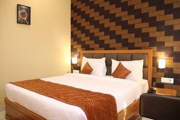 בית מלון כפרי Genx Mirzapur