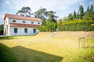 Hotel Hacienda Buenos Aires En Iza