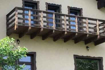 Pensiunea Valea Cu Salcâmi