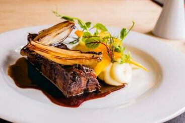 Общежитие The Saracens Head Inn