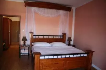 Hotel Lony
