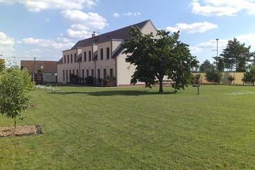 ペンション Vinařský Dům V Zahradě