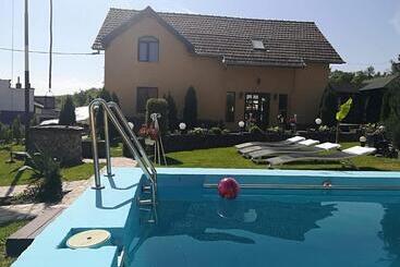 ペンション Casa De Vacanta Silvia Varmaga