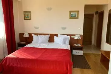 Pensão Guest House Golden Flake 4km From Bolata Beach