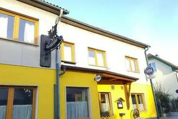 ユースホステル Gasthaus Schwarzer Adler