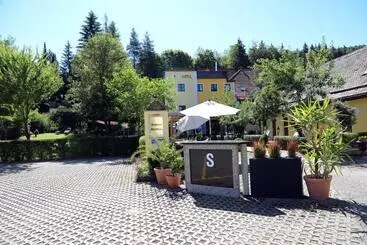 Hotel Schlossresidenz Heitzenhofen