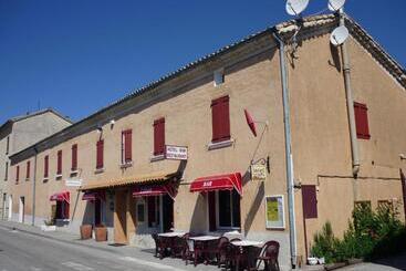 ホテル Hôtel Etape