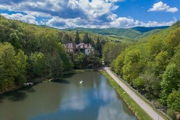 Kőkapu Vadászkastély és Hotel & Apartments