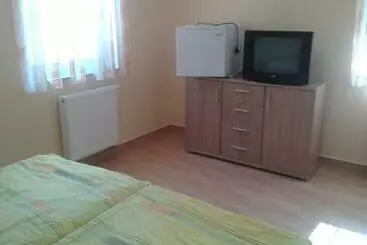 ペンション Határmenti Vendégház