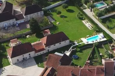 Majatalo Le Domaine Des Papillons