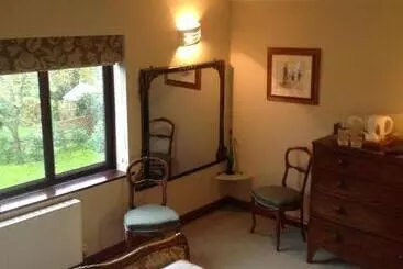 Bed and Breakfast Redroofs