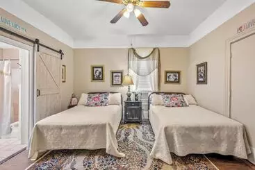 Goodbread House Bed And Breakfast