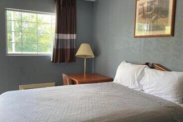 모텔 Deerfield Inn