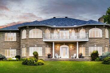 منتجع Greystone On Golden Lake