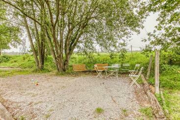 צימר Ferme Historique Jean De La Fontaine Et Ses Chambres D Hôtes Hammam Spa   4 étoiles