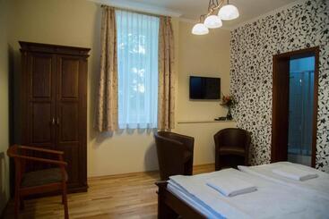 ペンション Althaus Vendégház