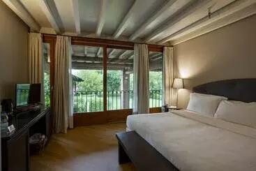 فندق Santellone Resort