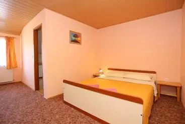 Pension Rooms With A Parking Space Slunj, Plitvice   17502