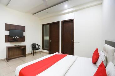 Flagship Hotel Sanfot