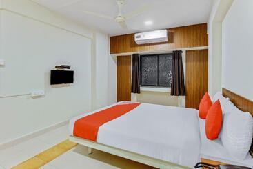 Super Hotel O Jadhav Nagar Near Sinhgad College