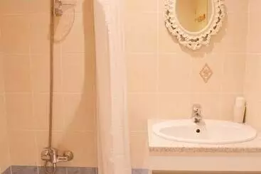 Aamiaismajoitus (B&B) Olivier Bar Restaurant Et Chambre Dhotes