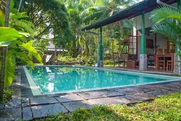 ペンション The Fern Cove Colombo