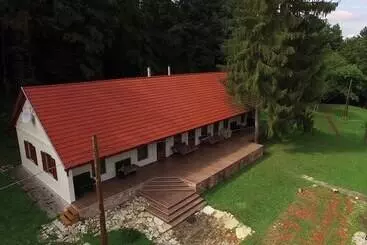 Pensiune Vörös Cser Vendégház