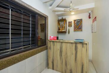 Oyo 22918 Hotel Sadanand Mourya Lodging And Boarding